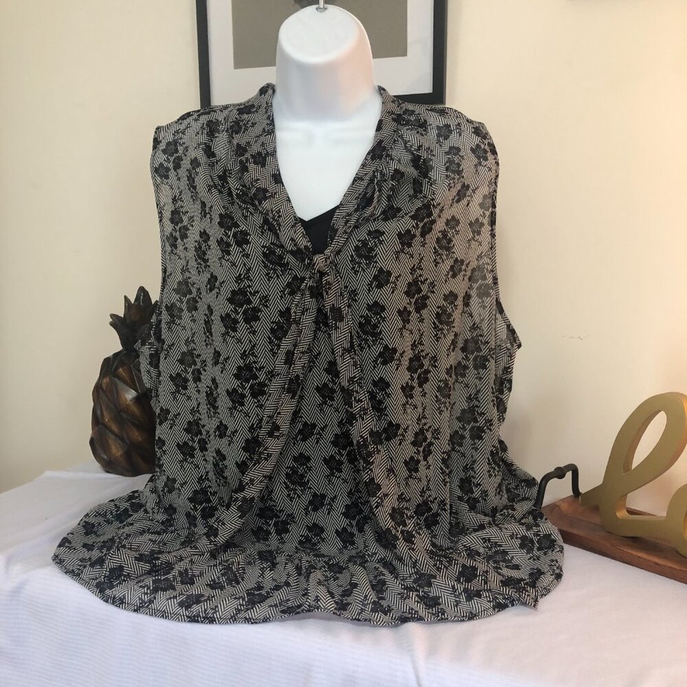 Liz Claiborne Black and Gray Sheer Sleeveless Top XL
